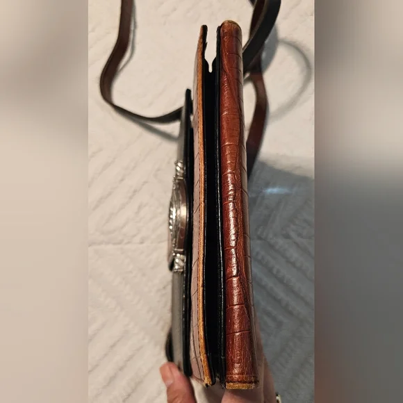 Brighton Pebbled black & Brown Croc Embossed Leather Travel Crossbody EUC - Picture 5 of 16